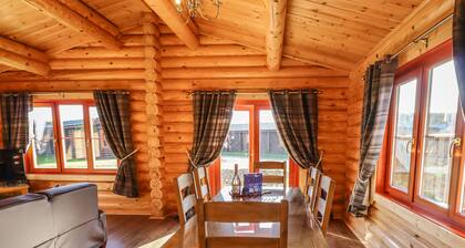 Holly Lodge