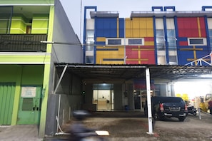 Exterior - OYO 3508 Griya Aisyah Karah Syariah (Surabaya)