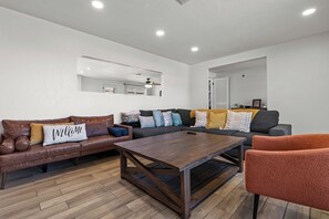 Smart-TV, Kamin, Tischfußball, Stereoanlage