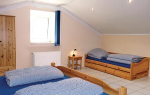 House | 1 bedroom, free WiFi, bed sheets