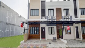 Unclassified image, 2 of 21, button - OYO 90215 Ada Residence (Karawang)