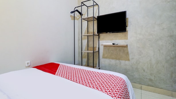 Unclassified image, 1 of 21, button - OYO 90215 Ada Residence (Karawang)