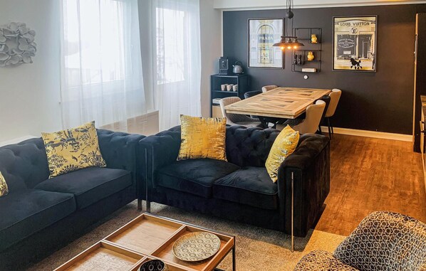 Apartment | Living room | Smart TV - Beautiful Apartment in Mettmann With Wifi and 3 Bedrooms (Mettmann)