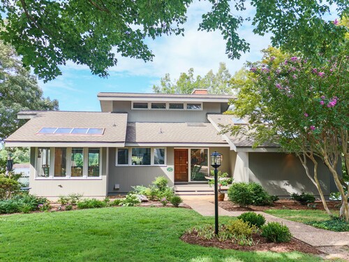 Carter’s Creek Waterfront, Beach, Kayaks, Deepwater Dock, Walk to Town, Unwind