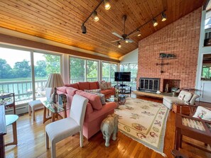 Smart TV, fireplace, DVD player, books