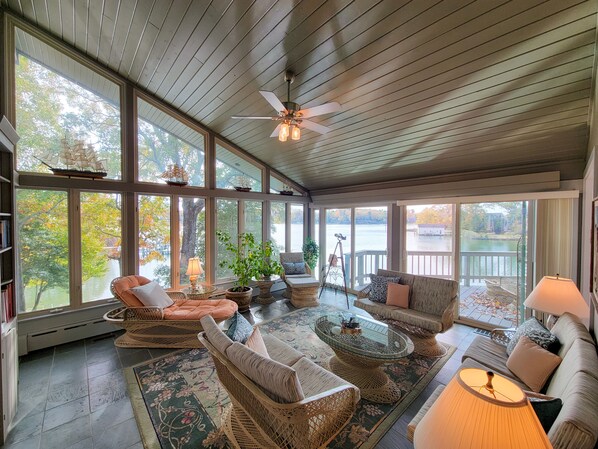 Smart TV, fireplace, DVD player, books