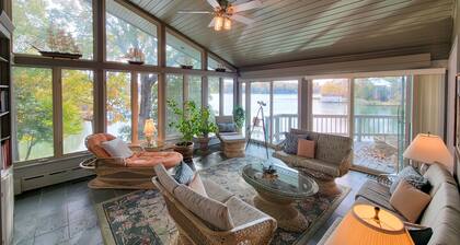 Carter’s Creek Waterfront, Beach, Kayaks, Deepwater Dock, Walk to Town, Unwind