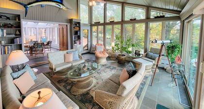 Carter’s Creek Waterfront, Beach, Kayaks, Deepwater Dock, Walk to Town, Unwind