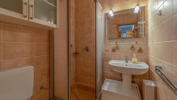 Apartment | Bilik Mandi | Tuala disediakan