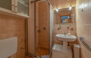 Apartment | Bathroom | Towels