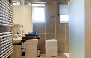 House (Kapelhof) | Bathroom