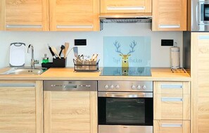 Apartment | Private kitchen | Fridge, cookware/dishes/utensils