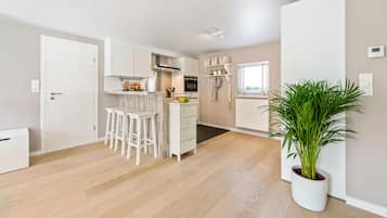 Maison (BébÚr) | Cuisine privée | Réfrigérateur, bouilloire électrique