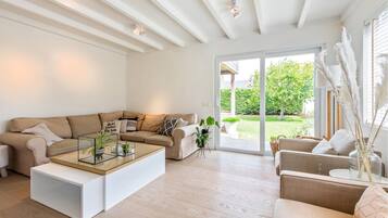 Maison (BébÚr) | Salle de séjour | TV connectée