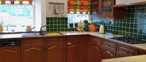 Lave-vaisselle, chaise haute