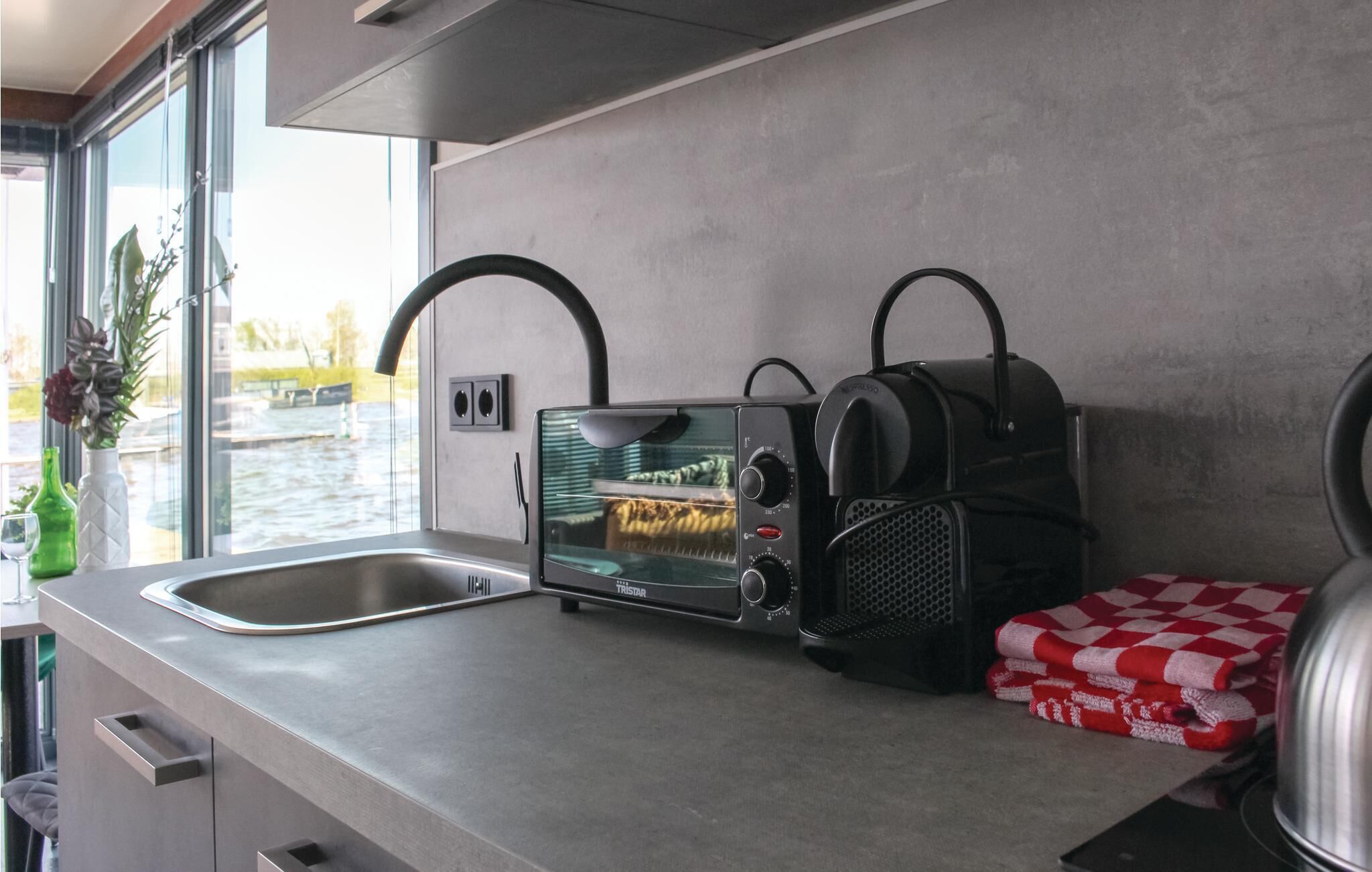 Room (Meerparel - Havenlodge De Dam) | Exterior