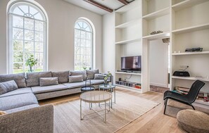 Casa | Sala de estar | Smart TV, pebolim