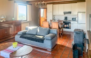 Apartment | Living room | TV