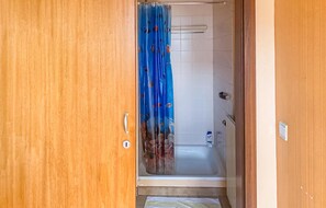 Bathroom - Stunning Apartment in Bastogne With 1 Bedrooms and Wifi (Bastogne)