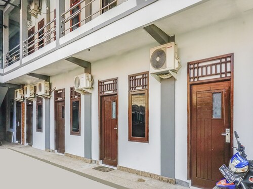 OYO 90314 Stadion Guesthouse Syariah