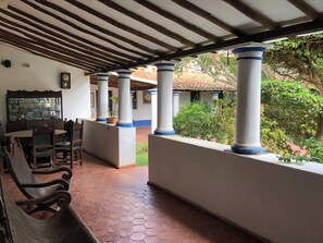 تناول الطعام بال�خارج