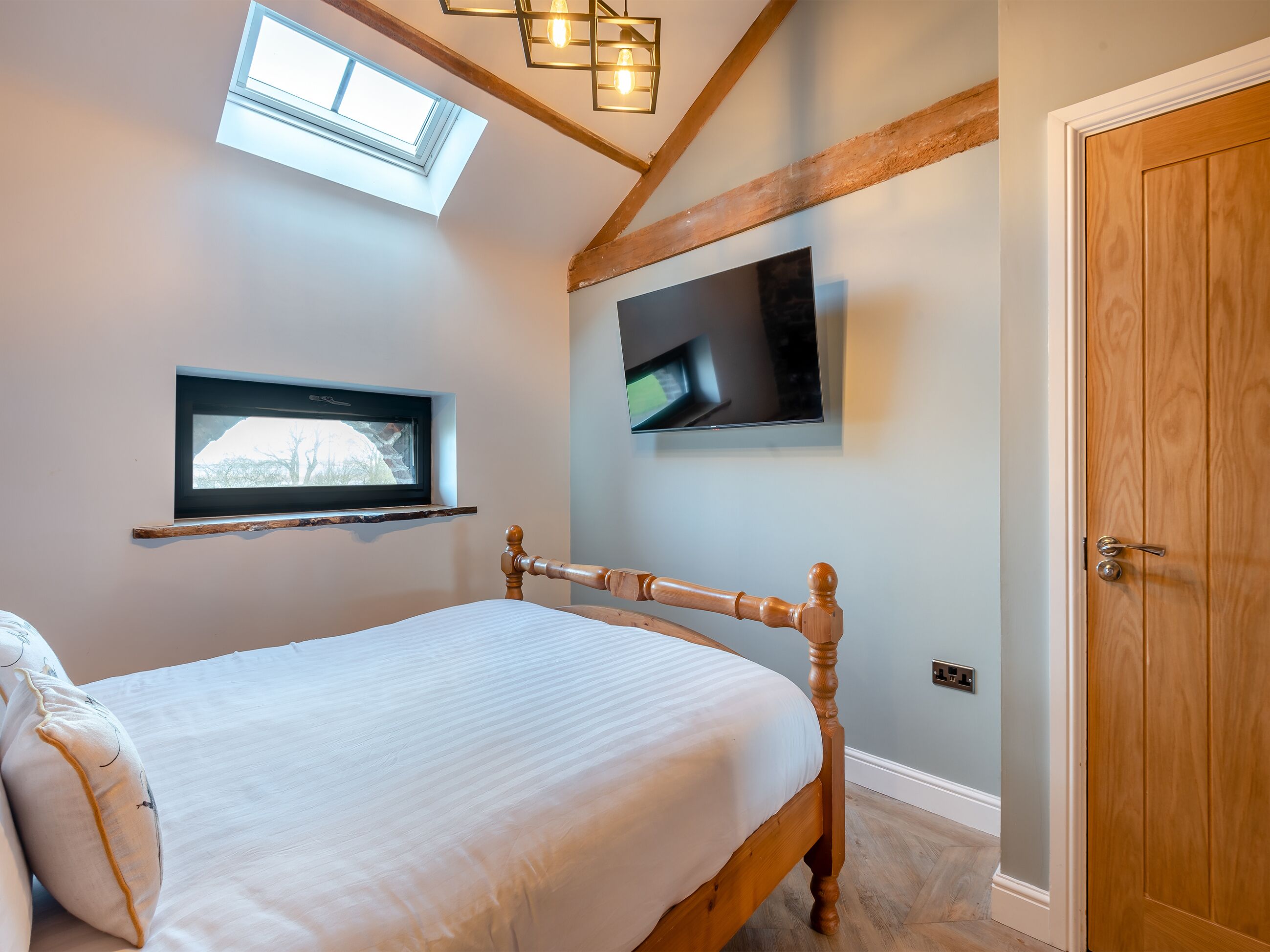 3 bedrooms, free WiFi, bed sheets