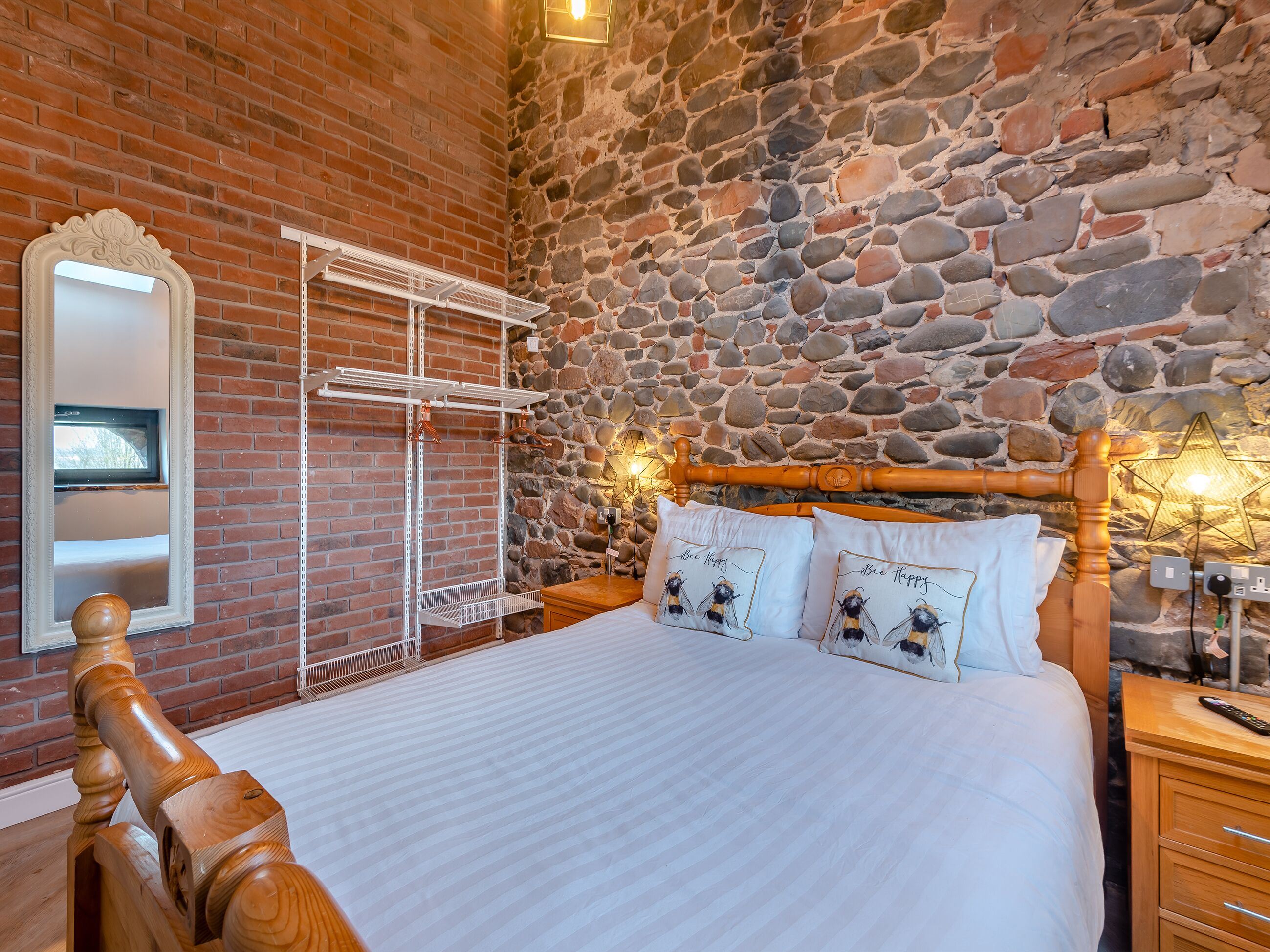 3 habitaciones, wifi gratis y ropa de cama 