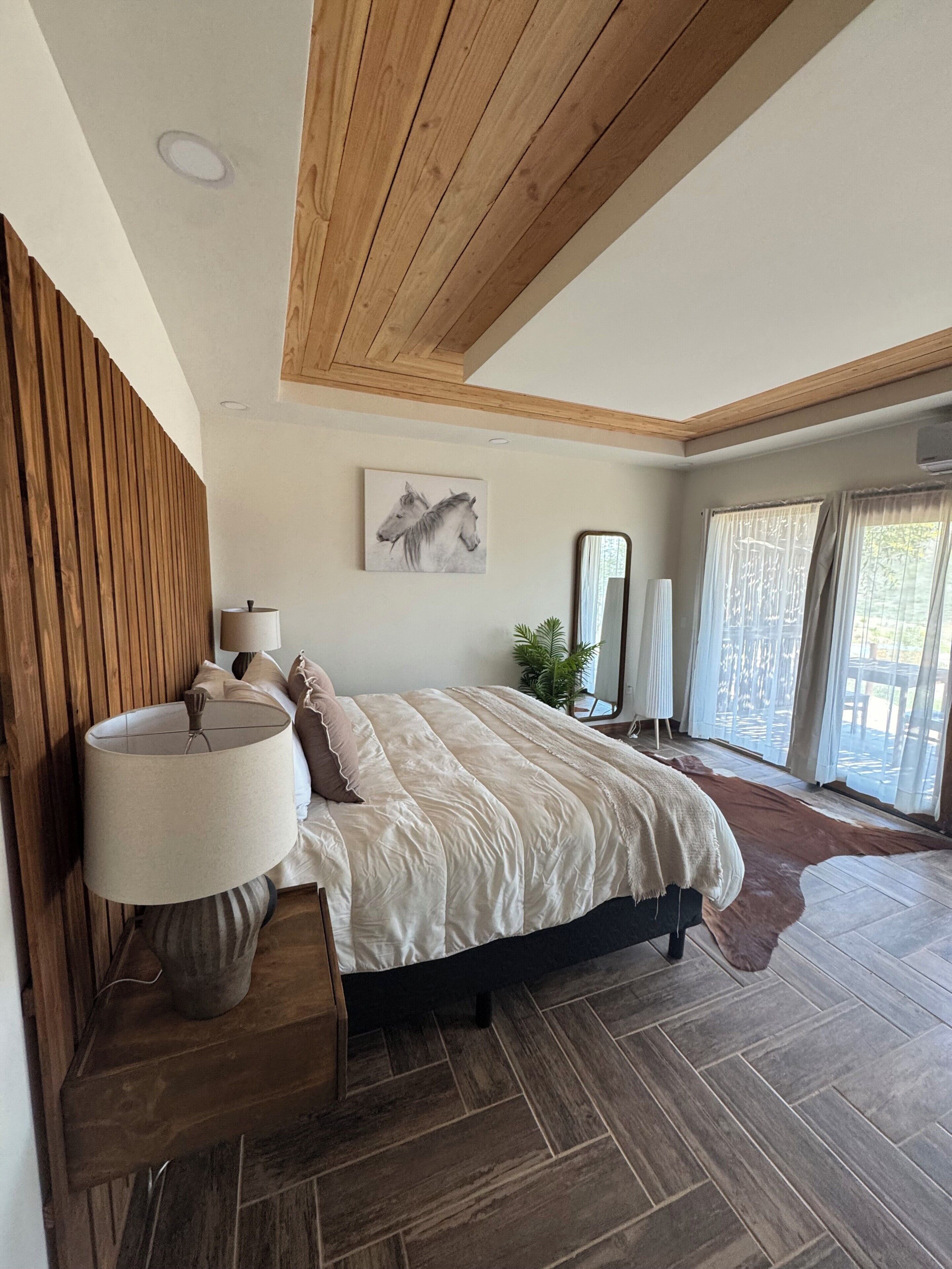 In-room safe, iron/ironing board, WiFi, bed sheets