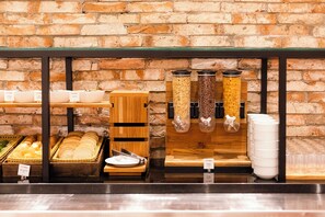 Daily continental breakfast (BRL 40 per person) - Hotel Moov Porto Alegre (Porto Alegre)