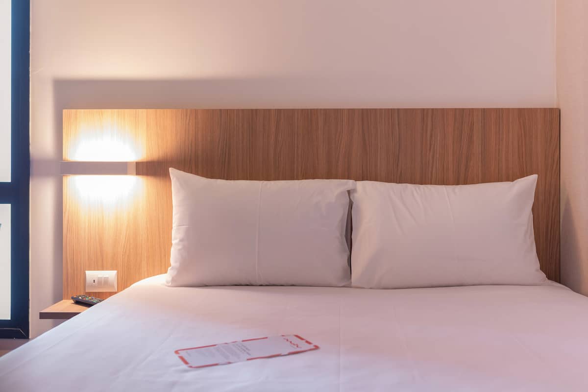 minibar, in-room safe, desk, laptop workspace