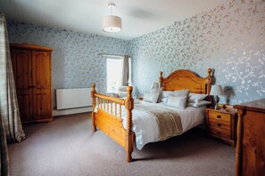 6 bedrooms, free WiFi, bed sheets