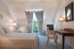 View from property - Logis Hotel La Gentilhommiere (Nouzerines)