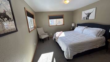 3 makuuhuonetta, silitysrauta/-lauta, vauvan matkasänky, ilmainen Wi-Fi