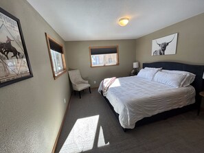 3 soverom, strykejern/-brett, reiseseng for barn og wi-fi (inkludert)