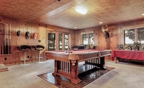 Spielezimmer
