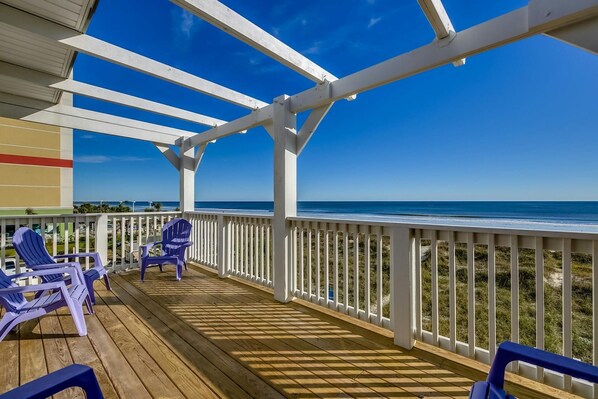 Property grounds - 3rd Floor Oceanfront Condo, Oversized Balcony, WiFi | Mid Strand - E (North Myrtle Beach)