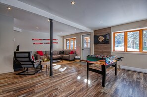 Spielezimmer
