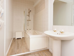 Towels - 4 bedroom accommodation in Church/Market (Church/Market)