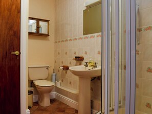 Bathroom - 3 bedroom accommodation in Windermere (Windermere)