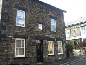 Exterior - 3 bedroom accommodation in Windermere (Windermere)
