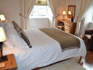 3 bedrooms, free WiFi, bed sheets - 3 bedroom accommodation in Windermere (Windermere)