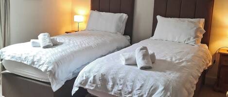 3 bedrooms, free WiFi, bed sheets