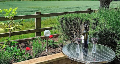 1 bedroom accommodation in Mansell Gamage