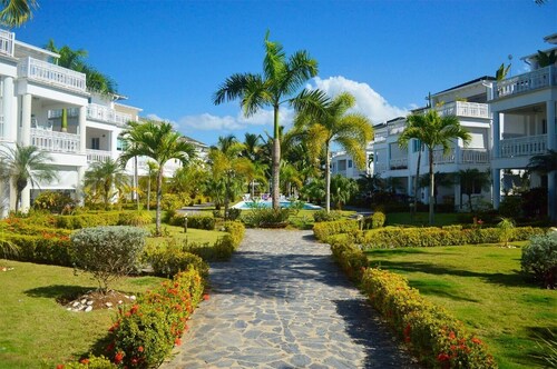 Spacious and Beautiful Beach Condo