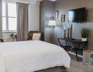 1 habitación, tabla de planchar con plancha, wifi gratis y ropa de cama 