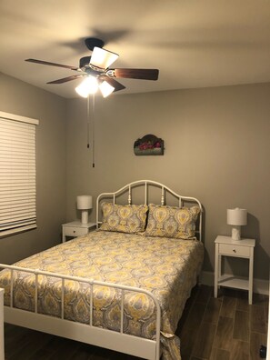 7 bedrooms, travel cot, WiFi, bed sheets