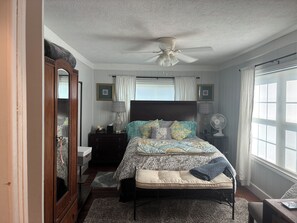 3 Schlafzimmer, Schreibtisch, Bügeleisen/Bügelbrett, kostenloses WLAN