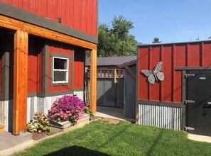 Exterior - Howard’s Hideaway (Riggins)