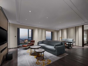 Premium suite, 1 kingsize bed | Luxe beddengoed, donzen dekbedden, een minibar, een kluis op de kamer