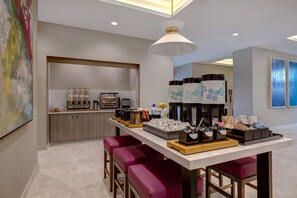 فطور مطهو حسب الطلب يوميًا مقابل رسوم